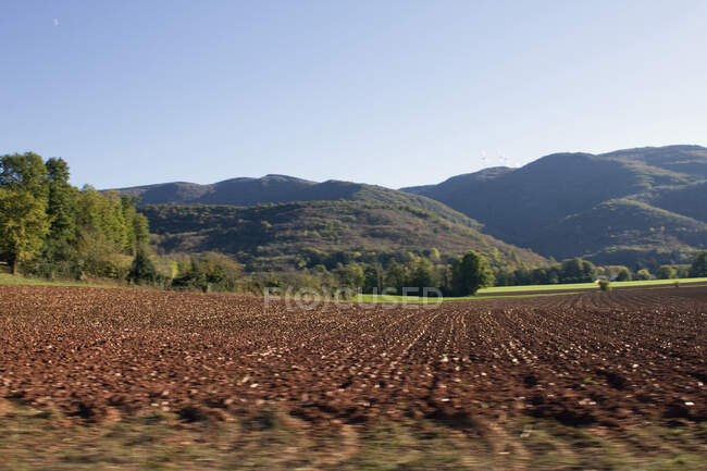 Francia, Tarn, valle al pie del Montagne Noire. - foto de stock