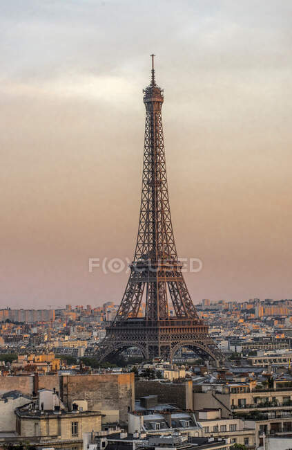 France, Ile de France, Paris, 8th district, the Eiffel Tower from the Arc de Triomphe, in the evening — Stock Photo