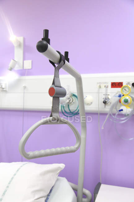 Больничная комната с оборудованием — стоковое фото