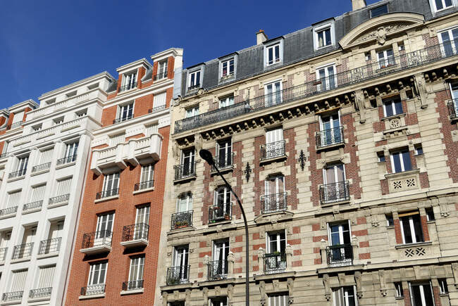 Франція, Іль-де-Франс, Париж, 11-й округ, будівлі на проспекті Республіки. — стокове фото