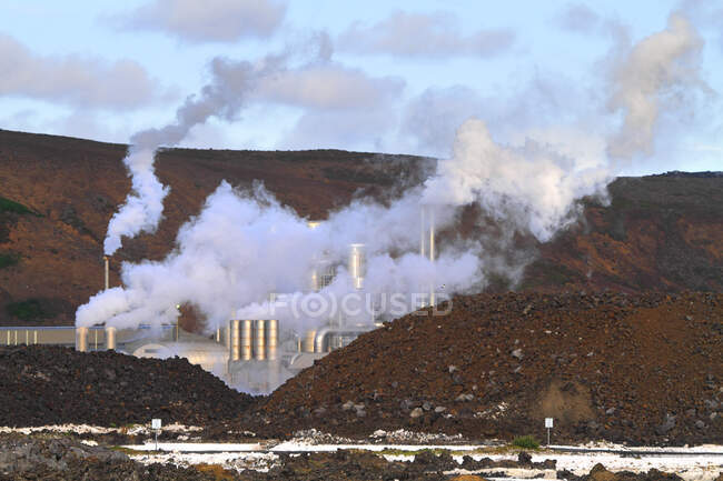 Islândia, central eléctrica de Svartsengi. Península de Reiquiano — Fotografia de Stock