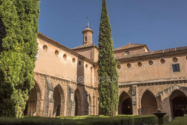 Espanha, comunidade autónoma de Aragão, claustro do monastério cisterciense de Piedra — Fotografia de Stock