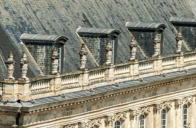 France, Gironde, Bordeaux, détail d'un palais de la Place de la Bourse (Patrimoine mondial de l'UNESCO) — Photo de stock