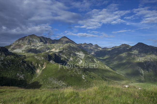 Francia, Ariege, Pirineos, pico Ruhle - foto de stock