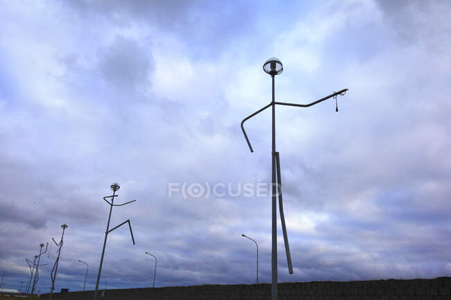 Islande, étranges lampadaires urbains à Keflavik. — Photo de stock