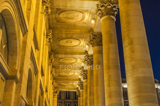 France, Bordeaux, Triangle d'Or neighborhood, peristyle of the Grand The?tre on the place de la Comedie (World Heritage UNESCO) — Stock Photo