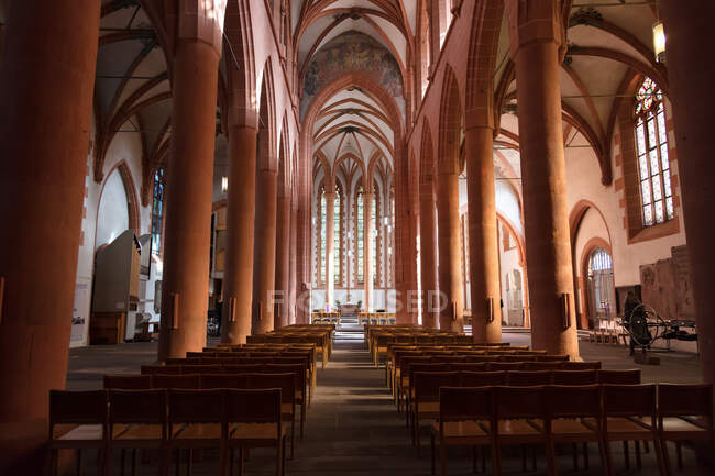 Interior de la Catedral de Heidelberg, Región Metropolitana Rin-Neckar Heidelberg, Alemania - foto de stock