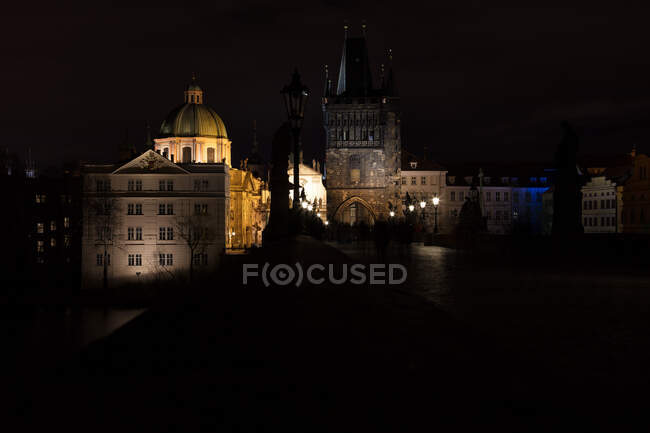 Vue du pont Charles la nuit, Vieille ville (Stare Mesto), Prague, Bohême, République tchèque, Europe — Photo de stock