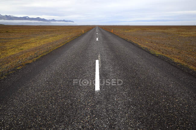Islândia, Sudão. Estrada vazia. — Fotografia de Stock