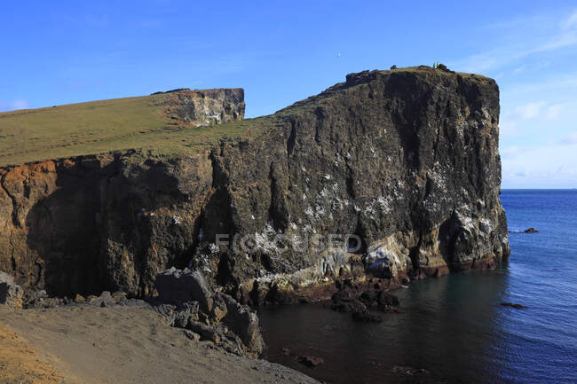 Iceland, Sudurnes, Valahnjukur cliffs on Reykjanes peninsula. — Stock Photo