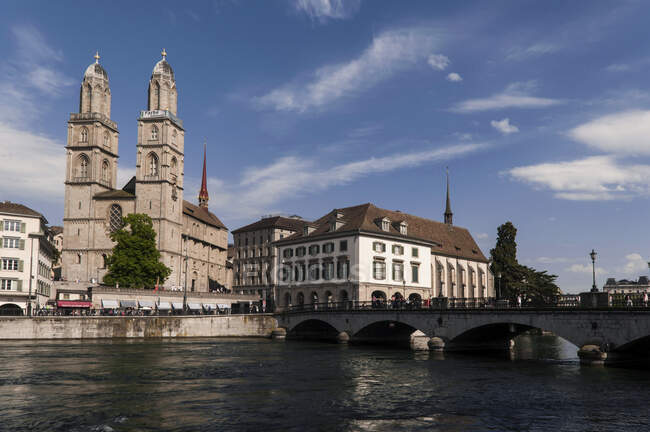 Svizzera, Cantone di Zurigo, città di Zurigo, cattedrale Grossmunster nel centro storico — Foto stock