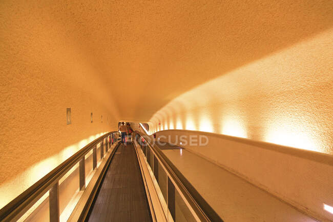 Francia, París, Roissy Charles De Gaulle aeropuerto - foto de stock