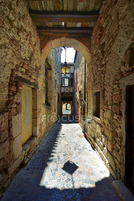 Europe, France, alleyway of Monflanquin in the Lot-et-Garonne. — Stock Photo