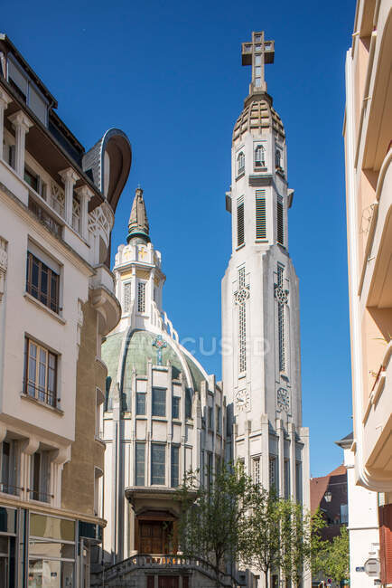 France, Auvergne, Vichy, at the heart of Vichy, the Art Deco Saint-Blaise church — Stock Photo