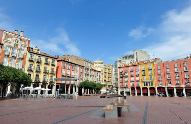 Noroeste de España, Burgos, Plaza Mayor, centro histórico declarado Patrimonio de la Humanidad por la UNESCO, Camino de Santiago - foto de stock