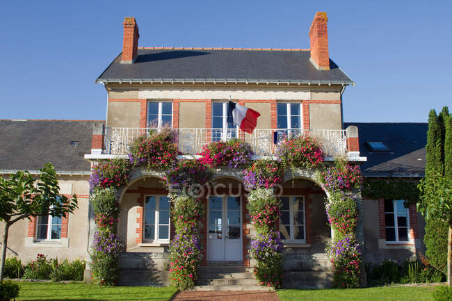 France, La Bernerie en Retz, the front of town hall. — Stock Photo