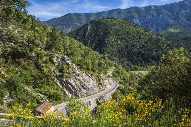 France, Vaucluse, Brantes, Toulourenc valley and north slope of the Mont Ventoux — Stock Photo