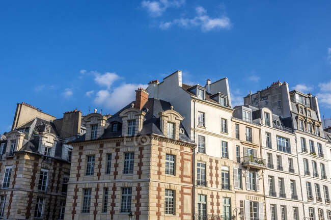 France, Paris, 1er arrondissement, Ile de la Cité, bâtiments à l'angle du quai des Orfèvres et de la place du Pont-Neuf — Photo de stock