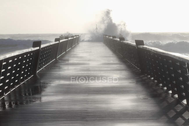 Frankreich, Saint-Jean-de-Monts, 85, Sturm auf die Seebrücke — Stockfoto