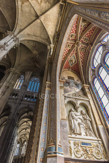 Франция, 1-й округ Парижа, церковь Св. Евстафа, храм Святых Иннокентий, скульптура 
