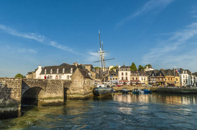 Francia, Bretaña, Saint Goustan puerto medieval en Auray - foto de stock