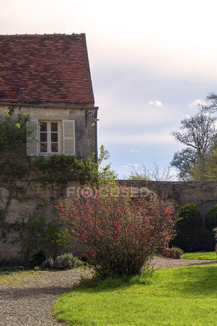 Europa, Francia, Bourgogne, Costa d'Oro, Bard les Epoisses, primo piano che mostra una vecchia casa — Foto stock