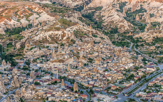 Turquía, el Parque Nacional Greme y los lugares de roca de Cappadocia, ciudad de Greme (Patrimonio de la Humanidad de la UNESCO)) - foto de stock