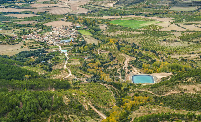 Spanien, Aragon, Provinz Huesca, Anis Blick von der Felseneinsiedelei La Virgen de la Pena — Stockfoto