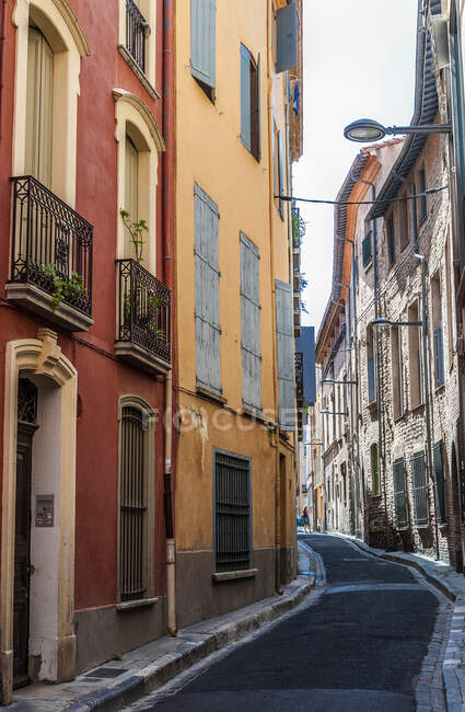 France, Occitania, Eastern Pyrenees, Perpignan, la Main de Fer street in the historical center — Stock Photo