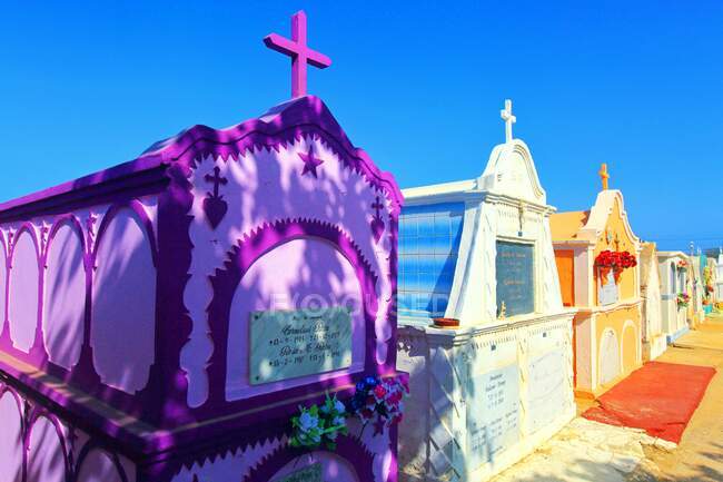 Dutch Antilles. Aruba. Santa Anna church cemetery. — Stock Photo