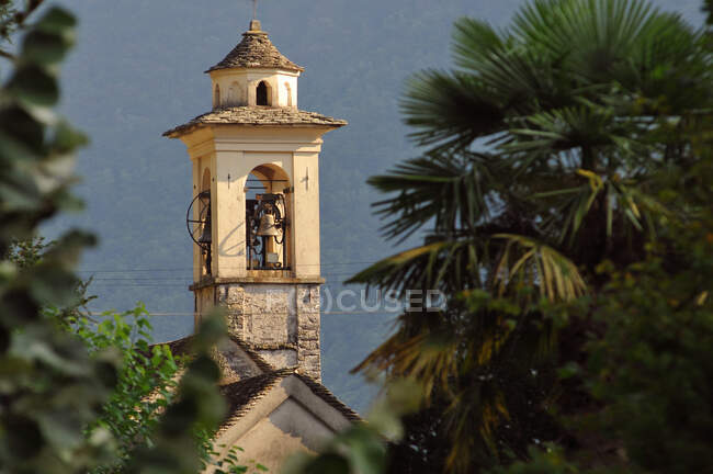 Suisse, canton du Tecino, Val Maggia, clocher de l'église de Coglio — Photo de stock