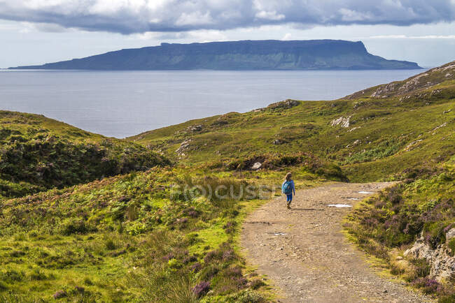 Europa, Grã-Bretanha, Escócia, Hébridas, sudeste da Ilha de Skye, caminho em Point of Sleat — Fotografia de Stock