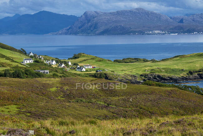 Europe, Great Britain, Scotland, Hebrides, south-east of the Isle of Skye, farms by the ocean at Point of Sleat — Stock Photo