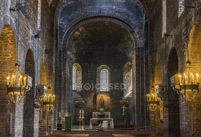 Spanien, Katalonien, Provinz Girona, Ripoll, Chor der Kirche Santa-Maria (13. Jahrhundert, im 19. Jahrhundert umgebaut)) — Stockfoto