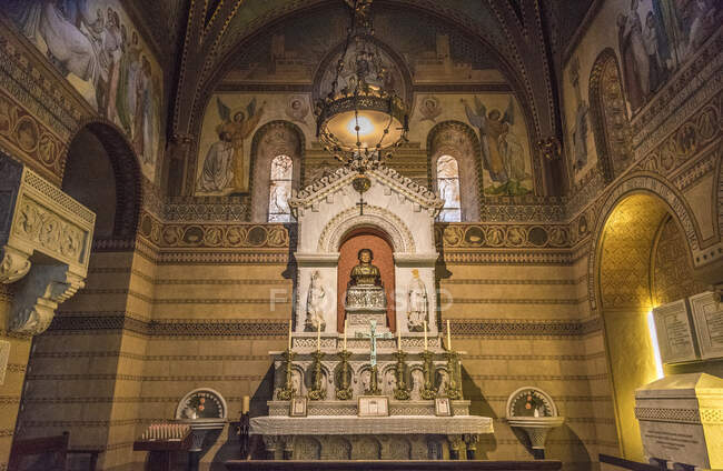 Espagne, Catalogne, province de Gérone, Ripoll, église de la chapelle Santa-Maria — Photo de stock