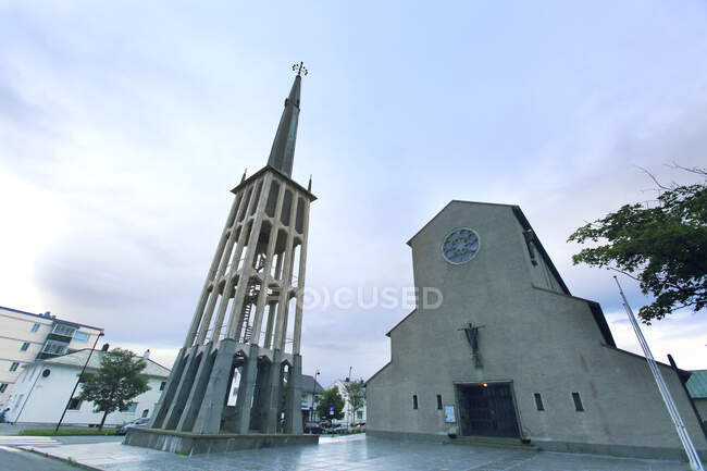 Europa, Noruega, Nordland, Bodo. Torvgata. Igreja Bodo — Fotografia de Stock