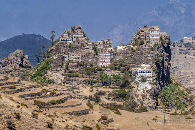 Middle East, Yemen, Centre West, Jebel Harraz region (UNESCO World Heritage Tentative list) hilltop village (shooting 03/2007) — Stock Photo