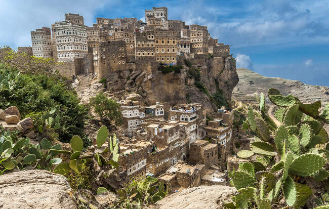 Medio Oriente, Yemen, Centro Ovest, Regione di Jebel Harraz (Lista dei Patrimoni dell'Umanità UNESCO) Al Hajjarah hilltop village — Foto stock