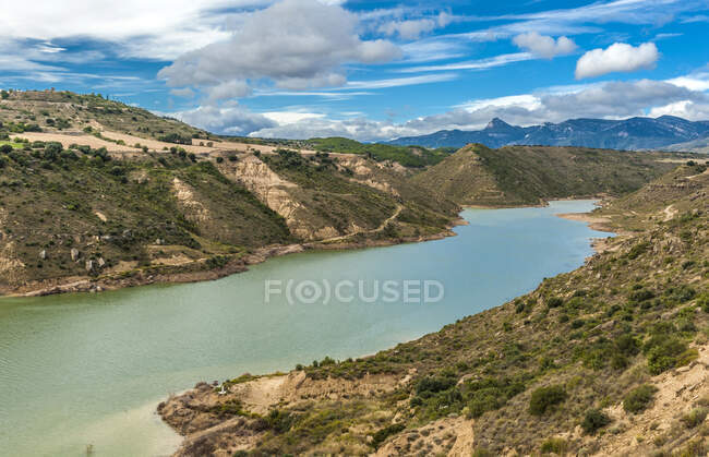 Espanha, comunidade autónoma de Aragão, província de Huesca, Pirinéus, Loporzano, lago da barragem de Monte Aragão. — Fotografia de Stock