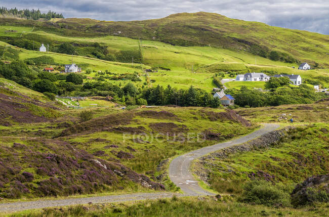 Europa, Gran Bretagna, Scozia, Ebridi, a sud-est dell'isola di Skye, fattorie nella brughiera a Point of Sleat — Foto stock