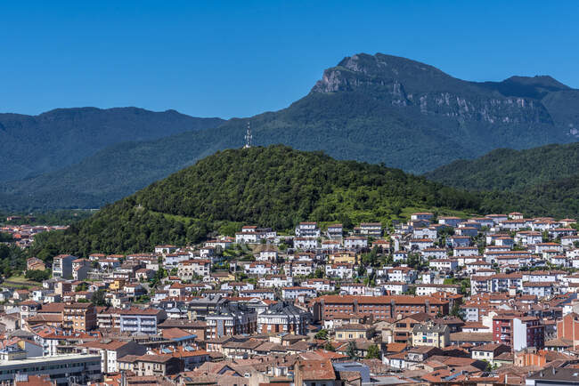 Spain, Catalonia, Garrotxa Volcanic Zone Natural Park, extinct volcanos around the city of Olot — Stock Photo