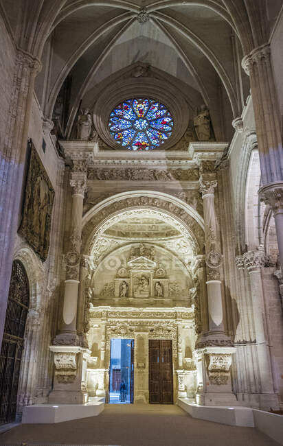 España, comunidad autónoma de Castilla - La Mancha, Cuenca, catedral Santa María y San Julián (siglos XII - XVIII) (Patrimonio de la Humanidad por la UNESCO)) - foto de stock