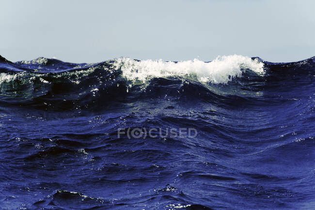Europa, mar Mediterrâneo, onda offshore — Fotografia de Stock