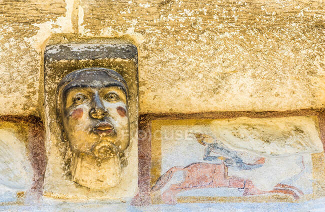 France, Occitanie, Quercy, Lot, Gluges village, corbel of the church Saint Pierre-es-Liens (12th century) Historical Monument (Saint James way) — Stock Photo