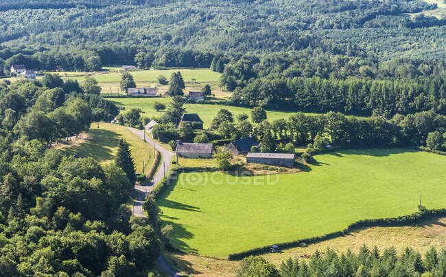 Frankreich, Neu-Aquitanien, Coreze, Luftaufnahme des Weilers Miginiac — Stockfoto