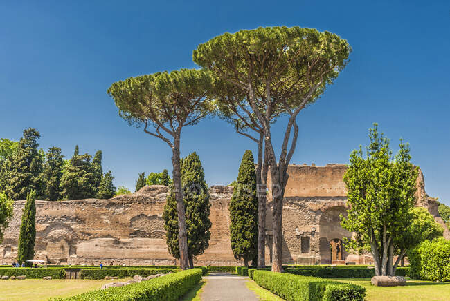 Italia, Roma, Baños de Caracalla (siglo II, por los emperadores Caracalla, Elagabalus, y Severo Alejandro) - foto de stock