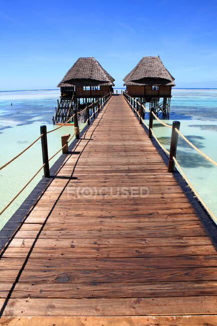Tanzania, Zanzíbar (isla Unguja), muelle. - foto de stock