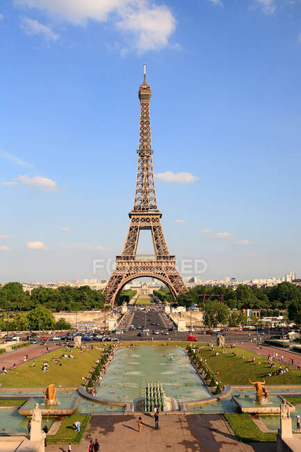 Francia, Parigi, Torre Eiffel e Piazza Trocadero — Foto stock