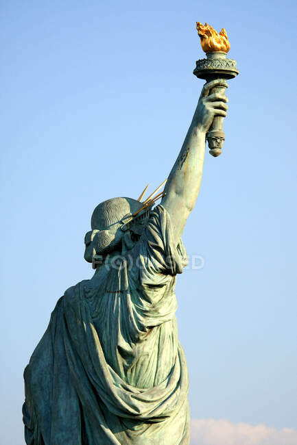 Francia, París, ile des cygnes, estatua de la libertad - foto de stock