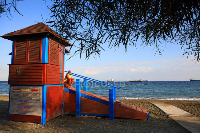 Chipre, Limassol, cabine dos salva-vidas — Fotografia de Stock